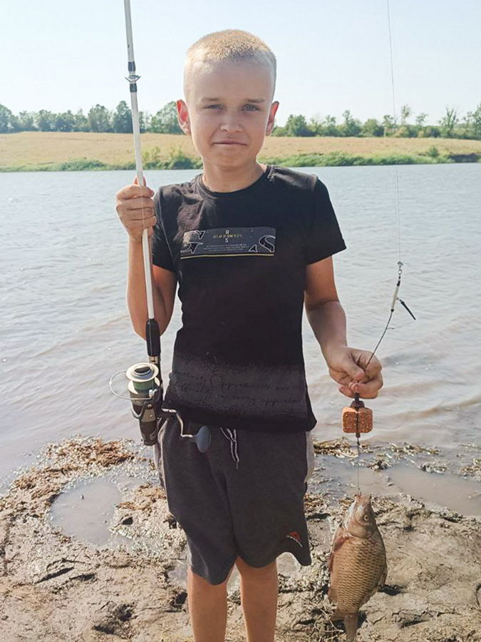 Мельник Денис. Дніпропетровська область, село Незабудіно.
